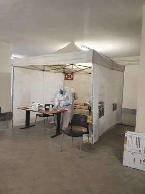 A CAPOLIVERI OGGI IL PRIMO SCREENING SULLA POPOLAZIONE CON TAMPONI RAPIDI ANTIGENICI.



 Sottoposte a tampone 63 persone. Nessun positivo. Il Sindaco Proseguiremo nei prossimi giorni con screening su altre categorie a maggior rischio contagio
